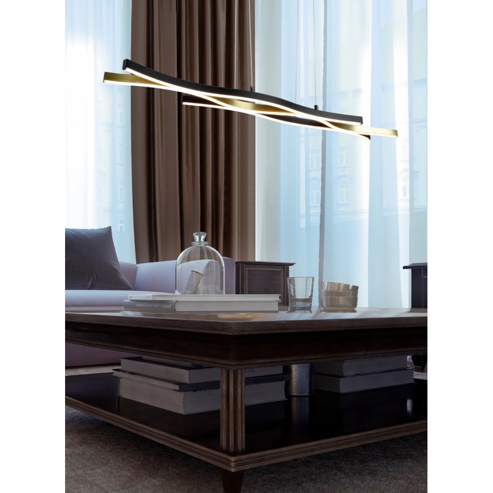 Κρεμαστό φωτιστικό με καμπύλες της Trio lighting .