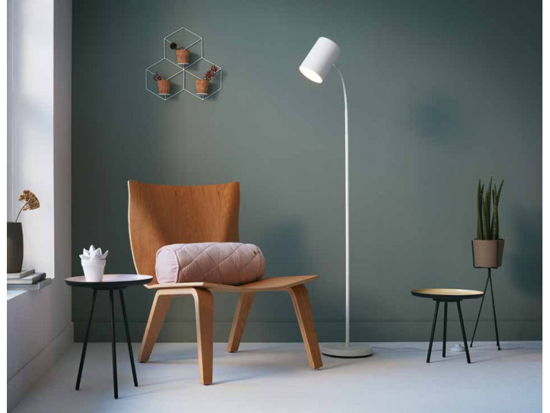 Metal floor lamp minimal in white. Metal floor lamp minimal in white.